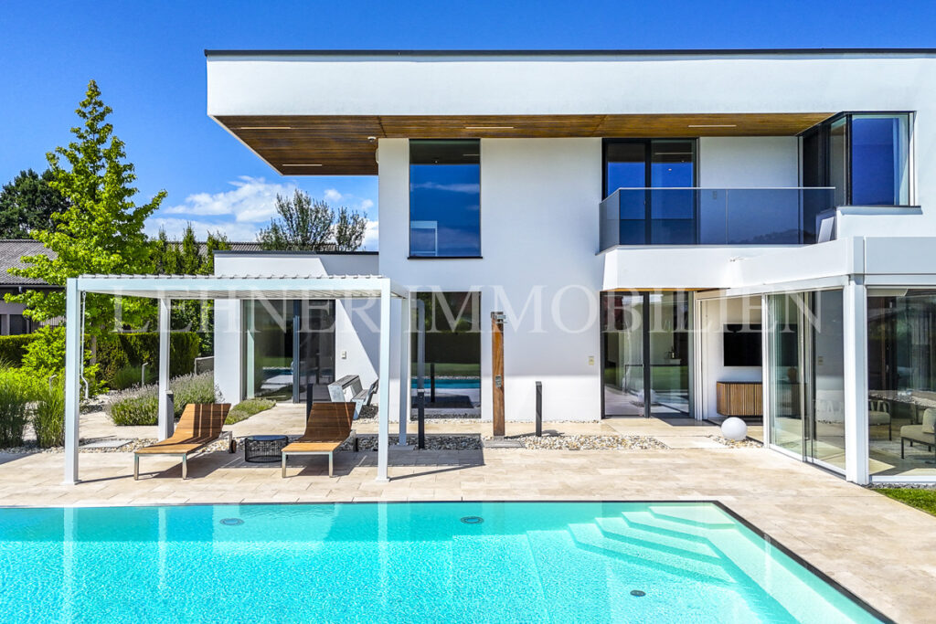 Lehner Immobilien luxuriöse exklusive Villa mit Pool in Werndorf