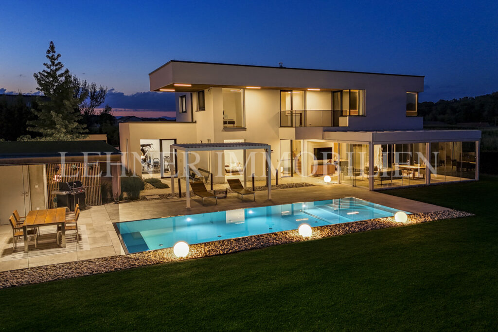 Lehner Immobilien luxuriöse exklusive Villa mit Pool in Werndorf