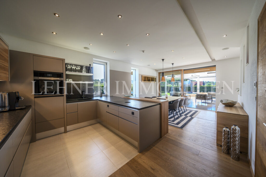 Lehner Immobilien luxuriöse exklusive Villa mit Pool in Werndorf