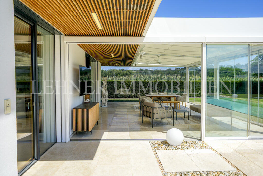 Lehner Immobilien luxuriöse exklusive Villa mit Pool in Werndorf