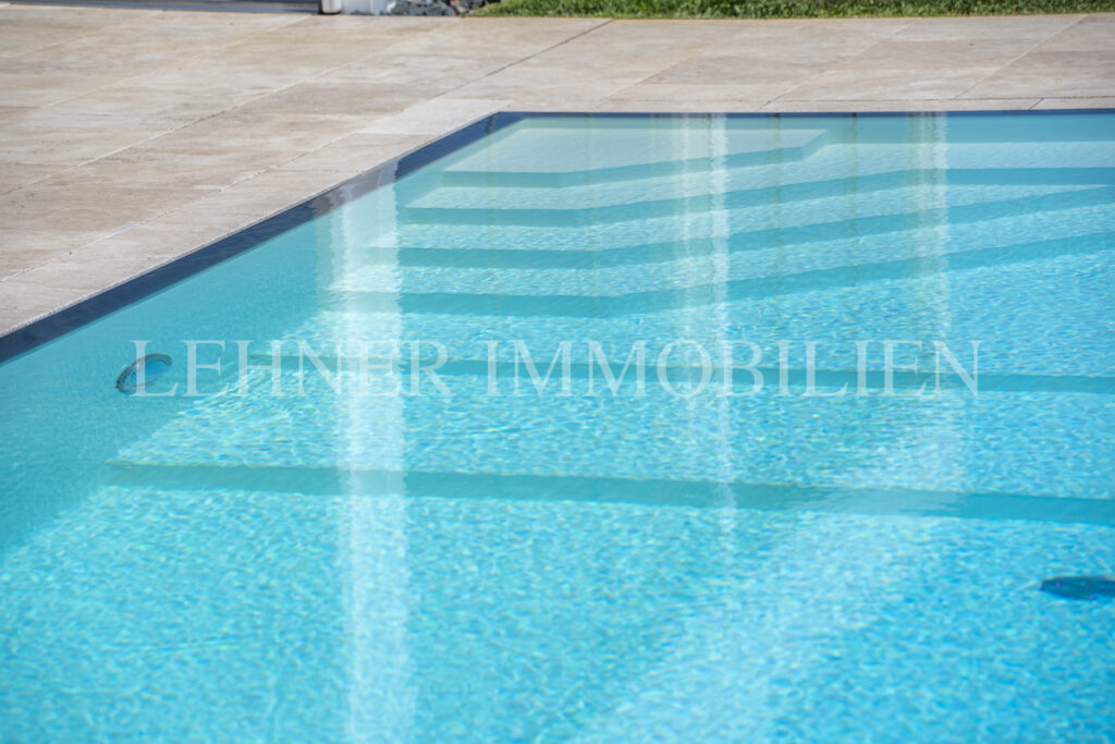 Lehner Immobilien luxuriöse exklusive Villa mit Pool in Werndorf
