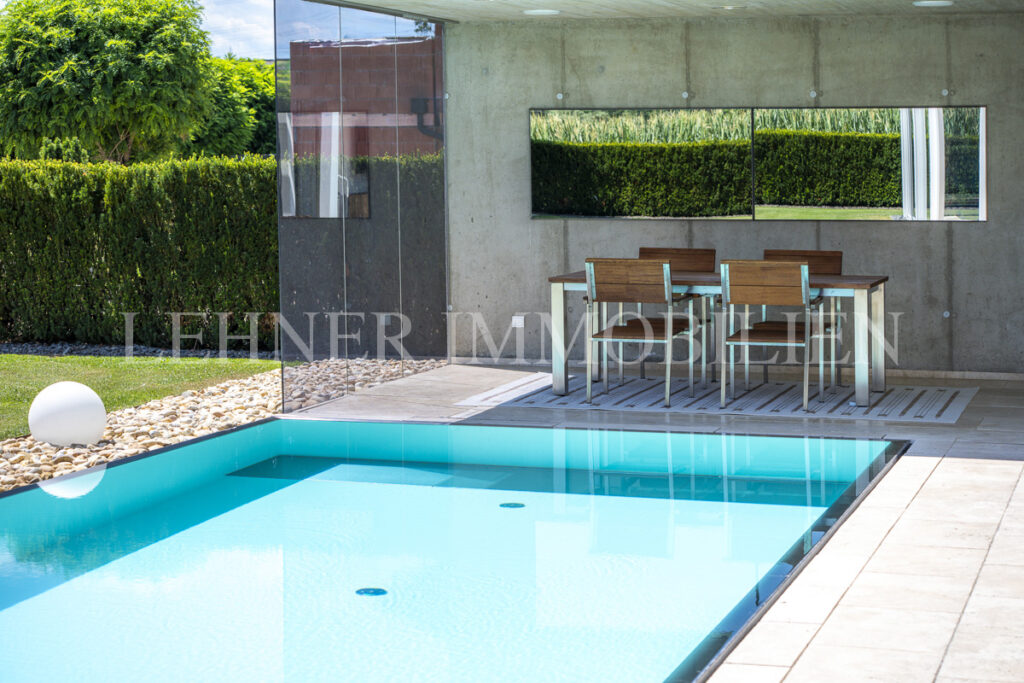 Lehner Immobilien luxuriöse exklusive Villa mit Pool in Werndorf