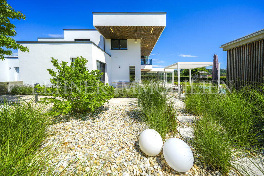 Lehner Immobilien luxuriöse exklusive Villa mit Pool in Werndorf
