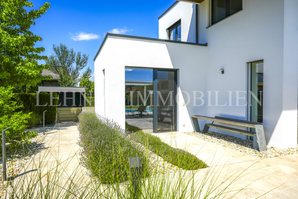 Lehner Immobilien luxuriöse exklusive Villa mit Pool in Werndorf
