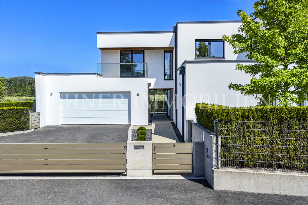 Lehner Immobilien luxuriöse exklusive Villa mit Pool in Werndorf