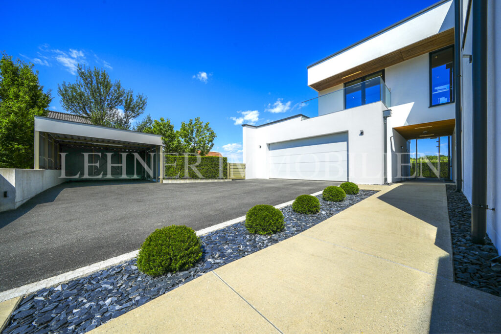 Lehner Immobilien luxuriöse exklusive Villa mit Pool in Werndorf