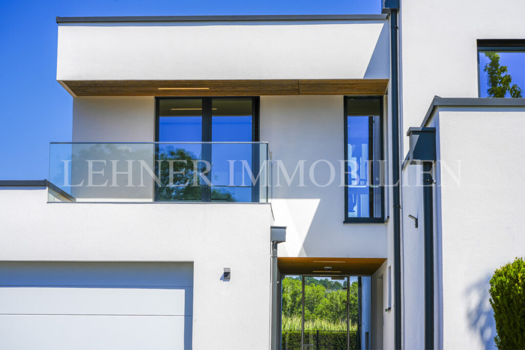 Lehner Immobilien luxuriöse exklusive Villa mit Pool in Werndorf