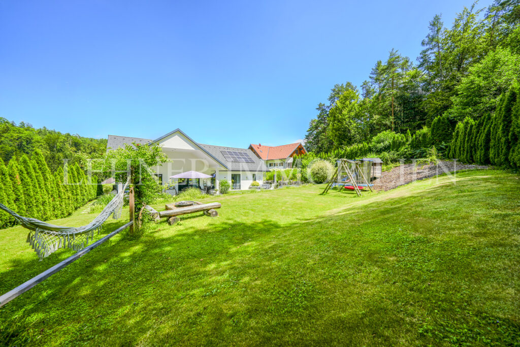 Lehner Immobilien Schöner Bungalow in ruhiger Waldrandlage in Tobelbad