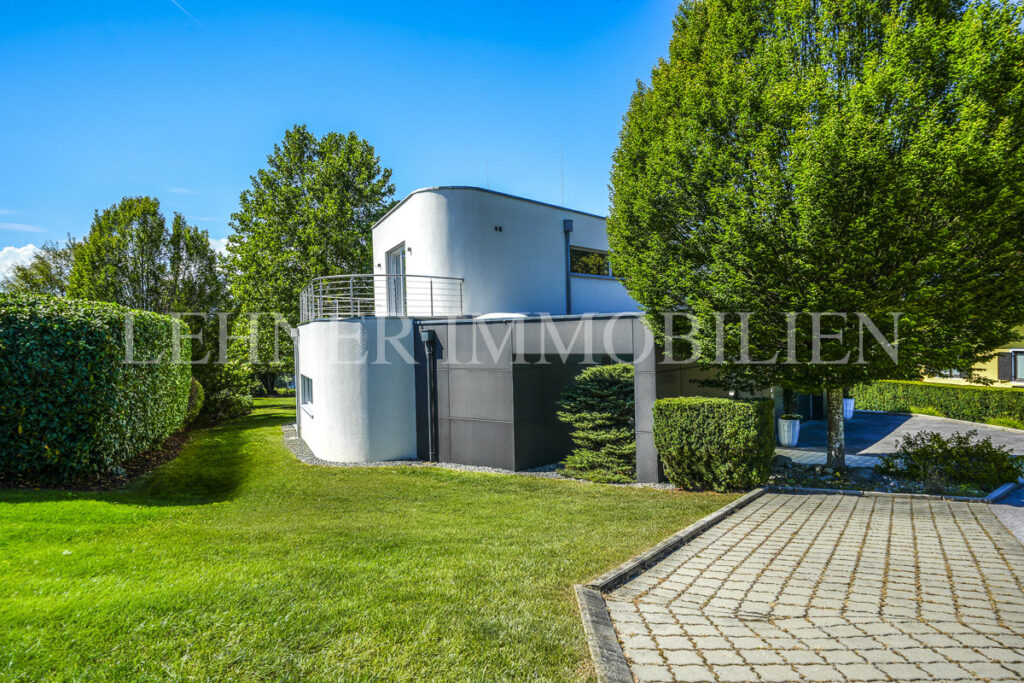 Lehner Immobilien exklusive Architektur Villa mit traumhafter Aussicht in Lieboch