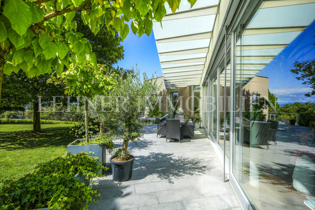 Lehner Immobilien exklusive Architektur Villa mit traumhafter Aussicht in Lieboch