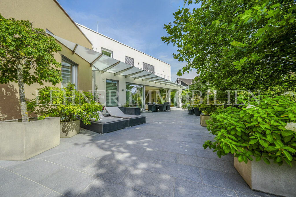 Lehner Immobilien exklusive Architektur Villa mit traumhafter Aussicht in Lieboch