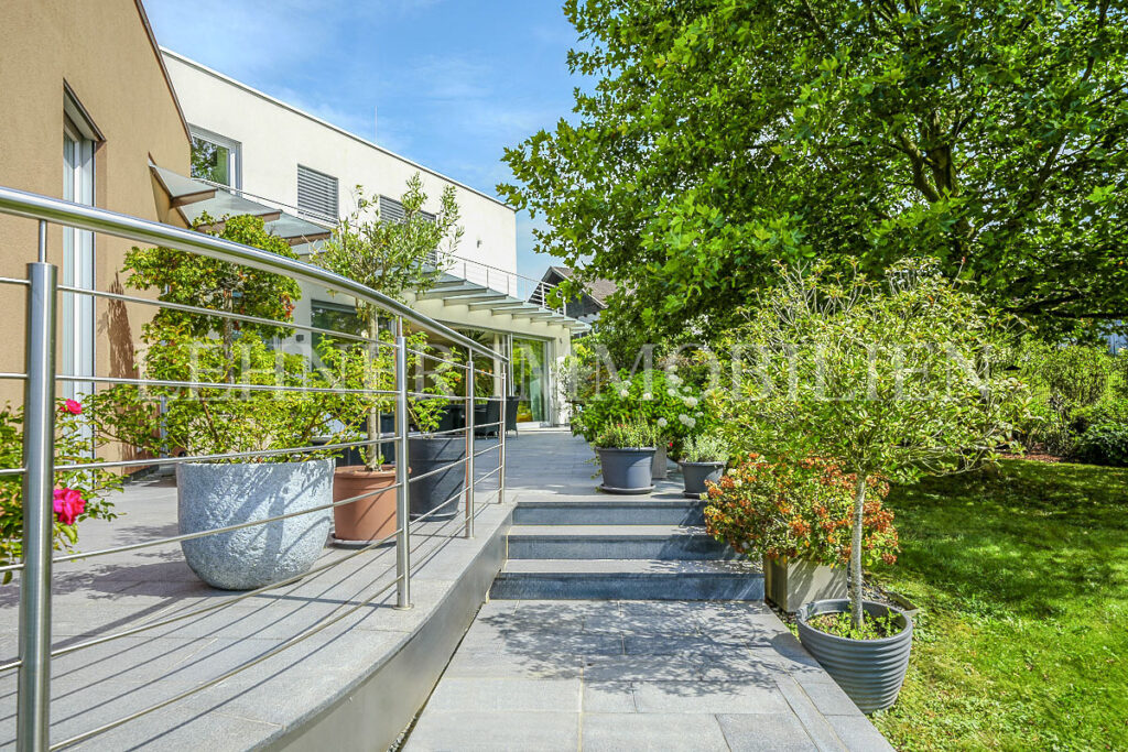 Lehner Immobilien exklusive Architektur Villa mit traumhafter Aussicht in Lieboch