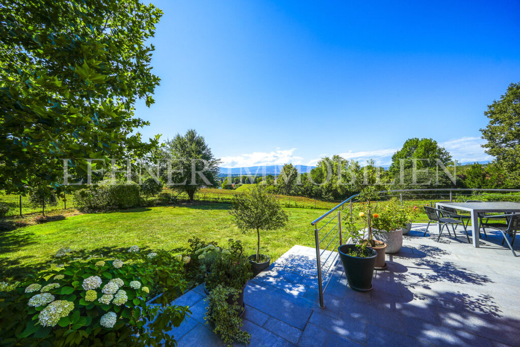 Lehner Immobilien exklusive Architektur Villa mit traumhafter Aussicht in Lieboch