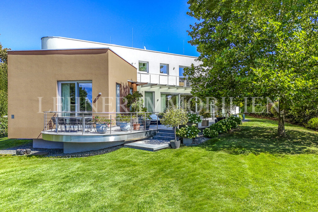 Lehner Immobilien exklusive Architektur Villa mit traumhafter Aussicht in Lieboch