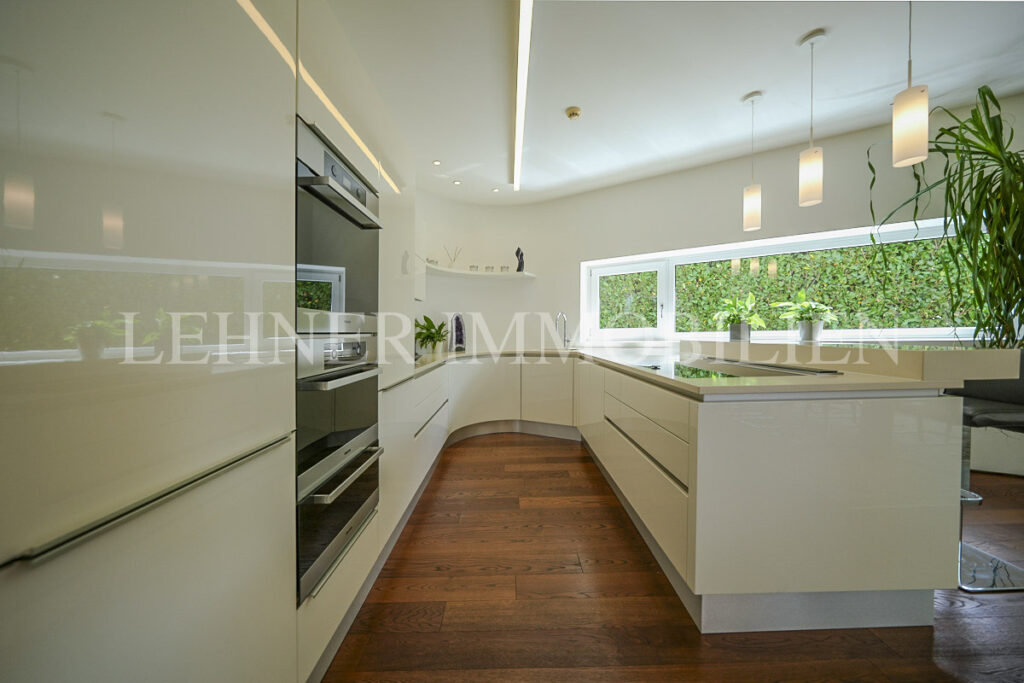 Lehner Immobilien exklusive Architektur Villa mit traumhafter Aussicht in Lieboch