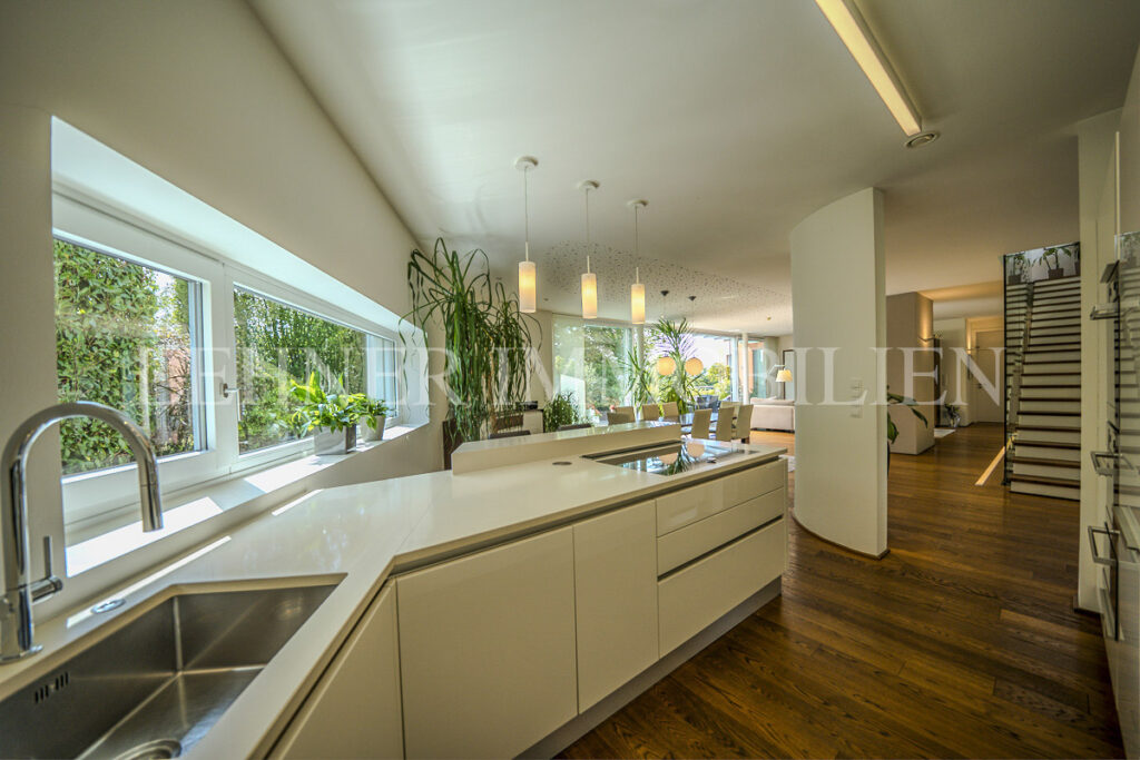 Lehner Immobilien exklusive Architektur Villa mit traumhafter Aussicht in Lieboch