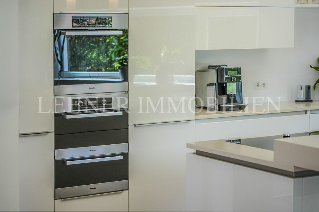 Lehner Immobilien exklusive Architektur Villa mit traumhafter Aussicht in Lieboch