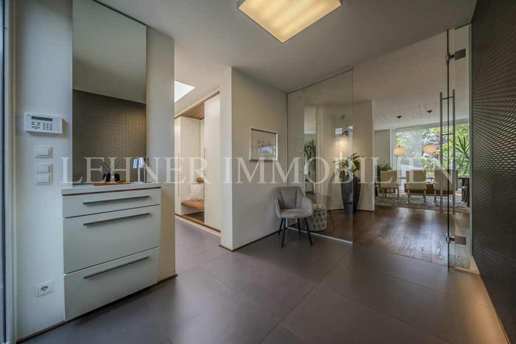 Lehner Immobilien exklusive Architektur Villa mit traumhafter Aussicht in Lieboch