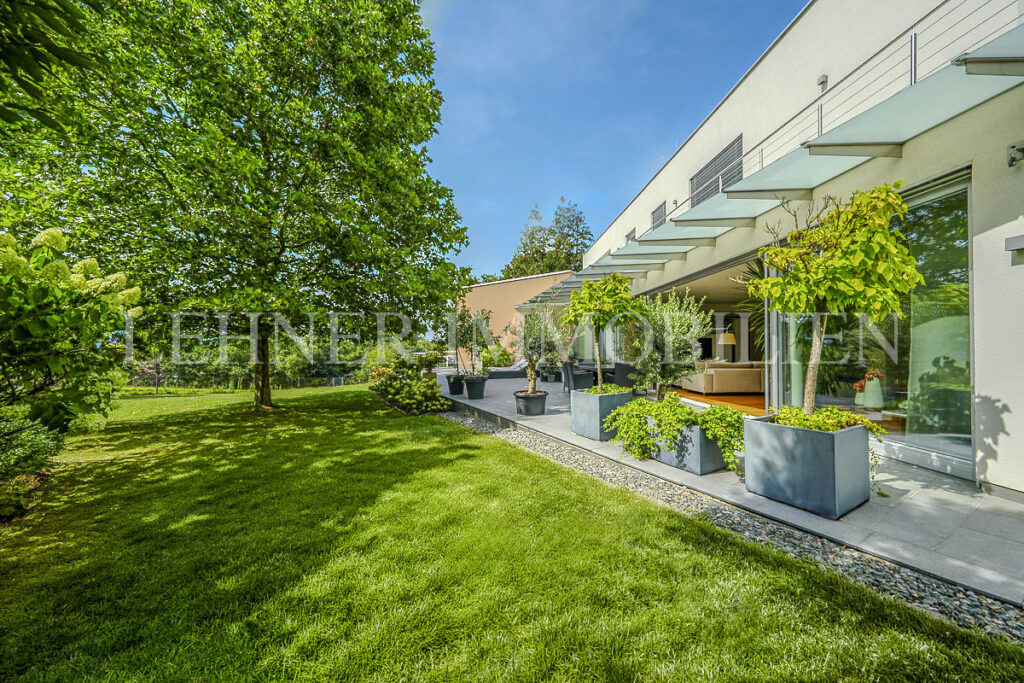 Lehner Immobilien exklusive Architektur Villa mit traumhafter Aussicht in Lieboch
