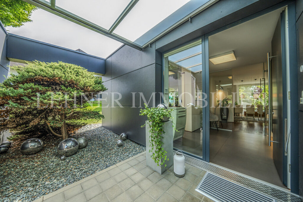 Lehner Immobilien exklusive Architektur Villa mit traumhafter Aussicht in Lieboch