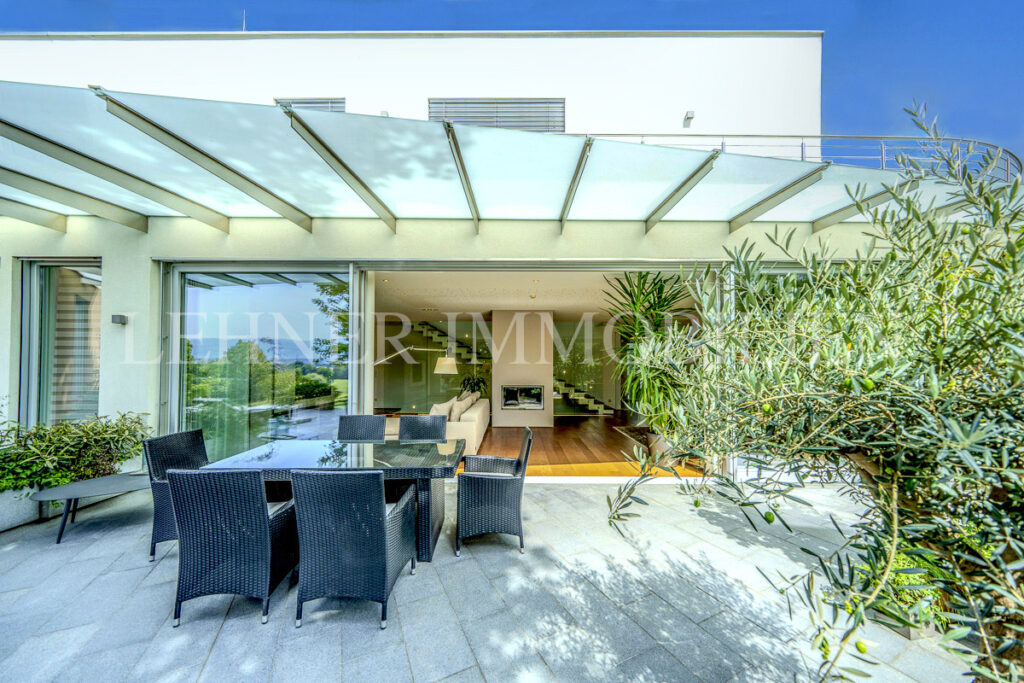 Lehner Immobilien exklusive Architektur Villa mit traumhafter Aussicht in Lieboch