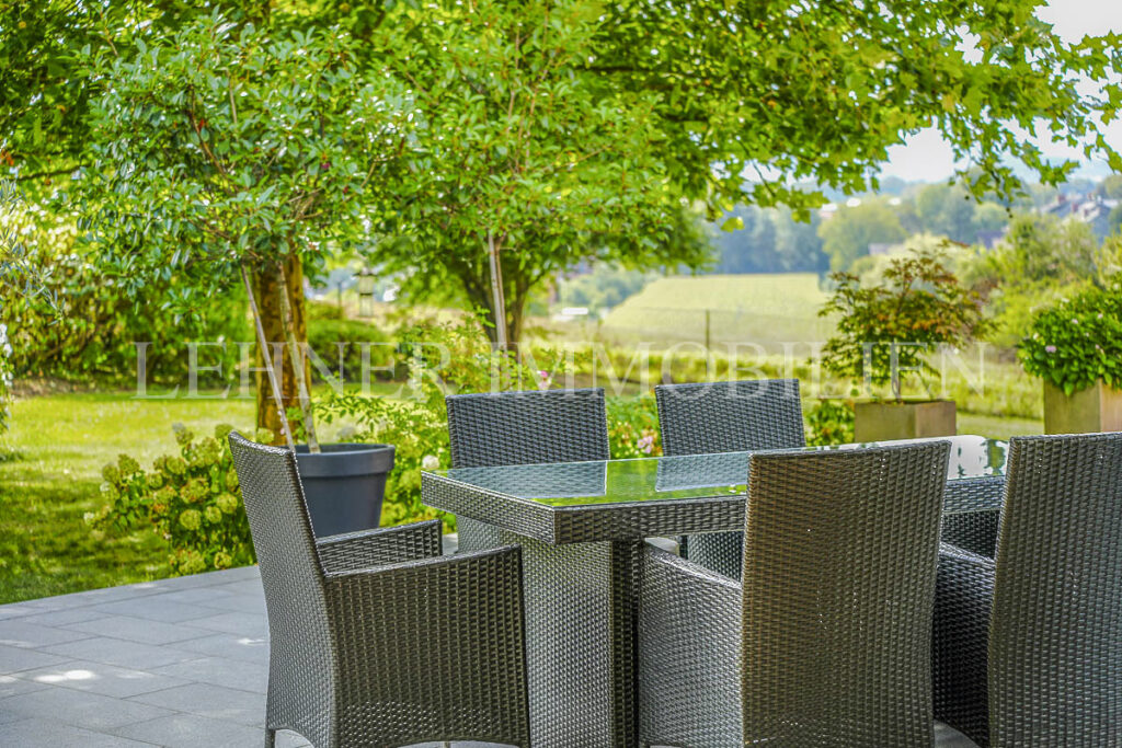 Lehner Immobilien exklusive Architektur Villa mit traumhafter Aussicht in Lieboch
