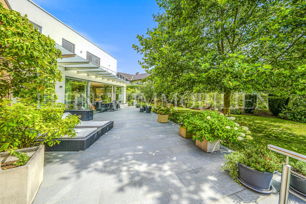 Lehner Immobilien exklusive Architektur Villa mit traumhafter Aussicht in Lieboch