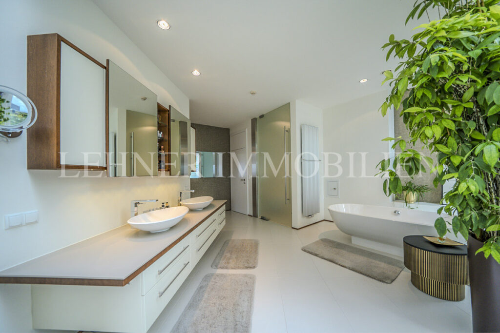 Lehner Immobilien exklusive Architektur Villa mit traumhafter Aussicht in Lieboch