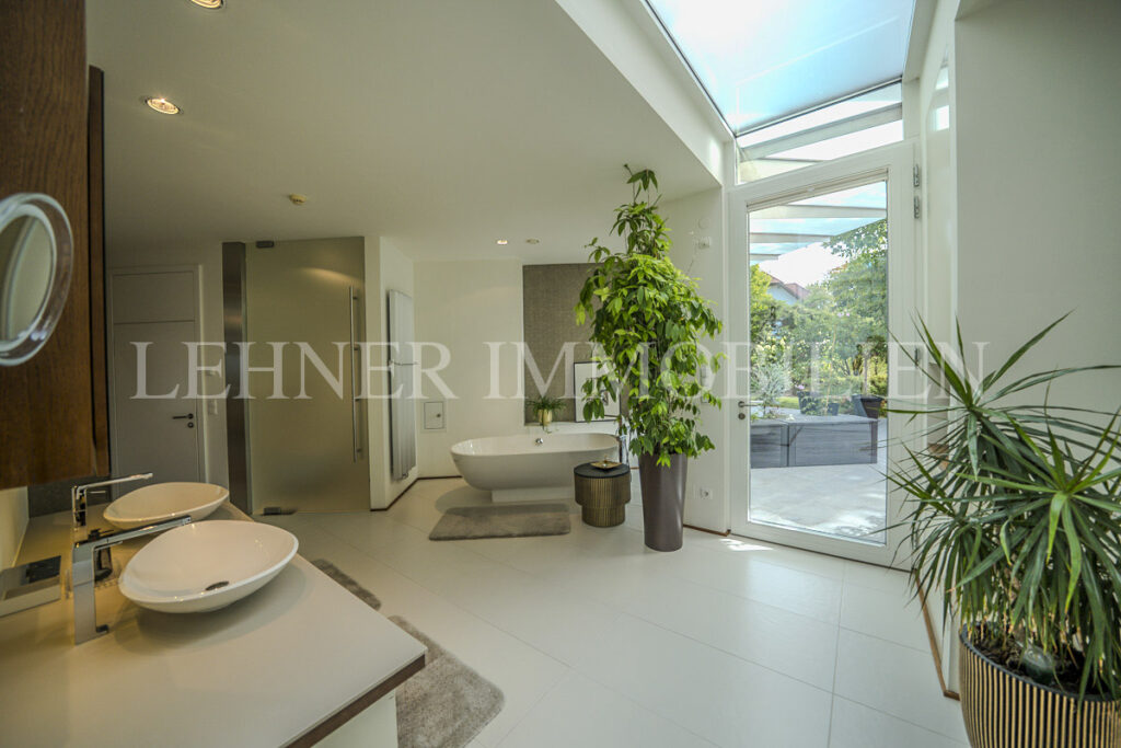 Lehner Immobilien exklusive Architektur Villa mit traumhafter Aussicht in Lieboch