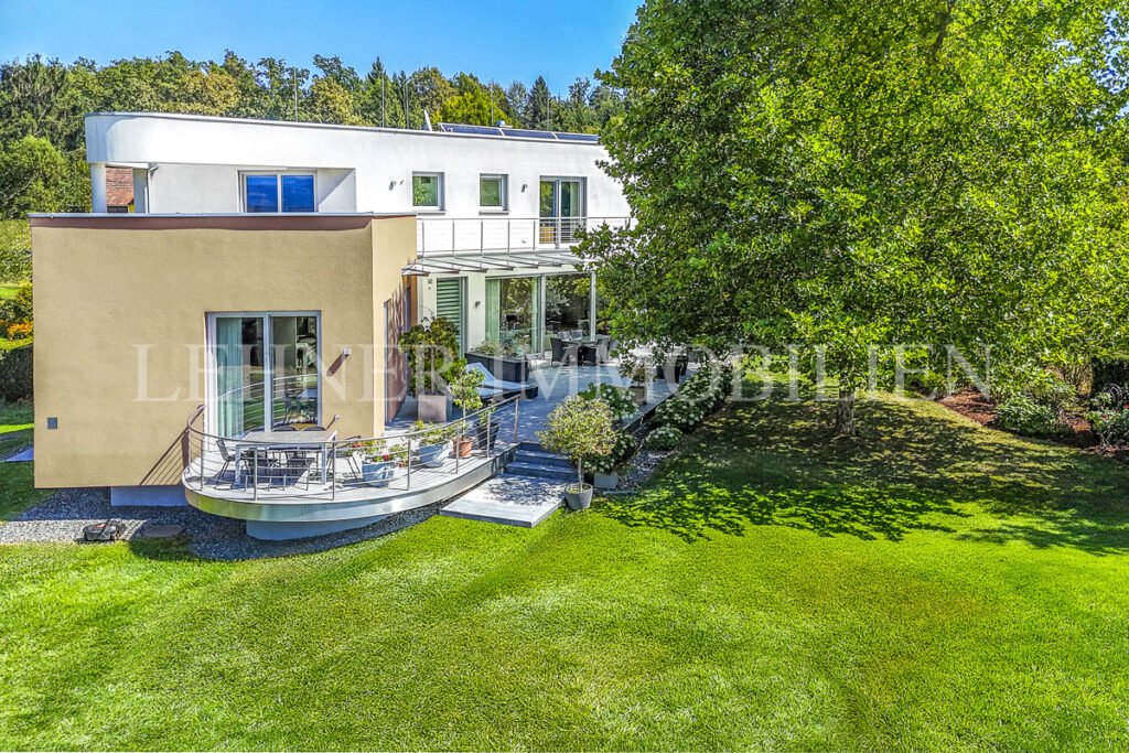 Lehner Immobilien exklusive Architektur Villa mit traumhafter Aussicht in Lieboch