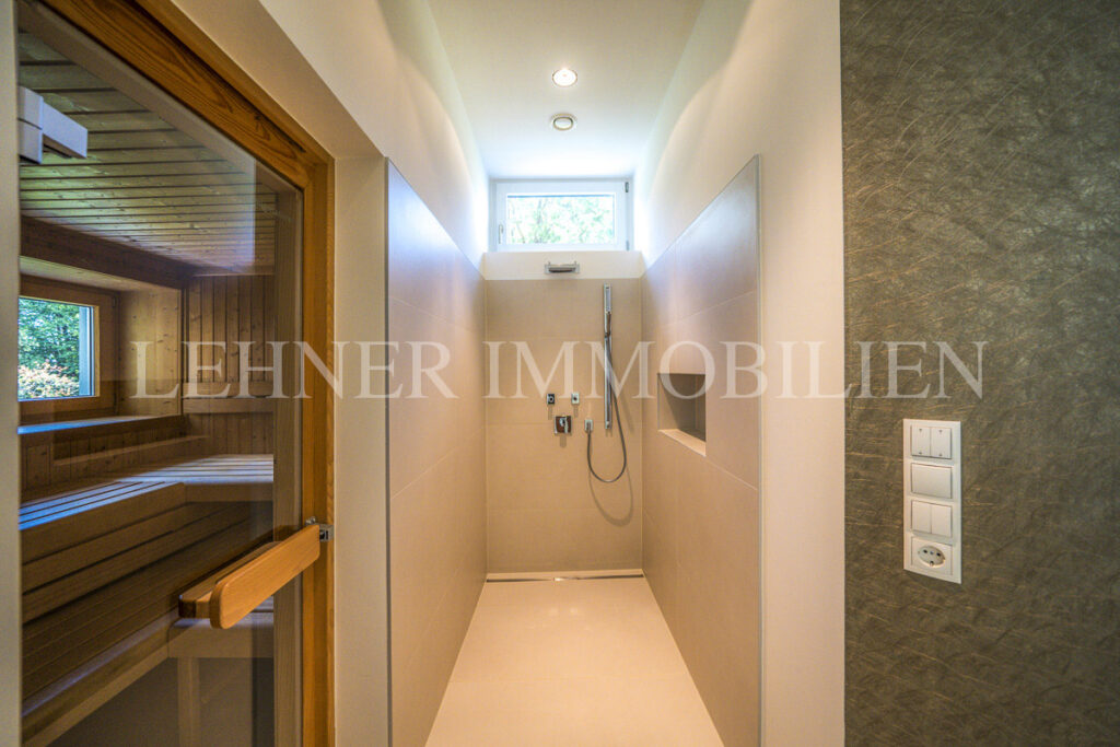 Lehner Immobilien exklusive Architektur Villa mit traumhafter Aussicht in Lieboch