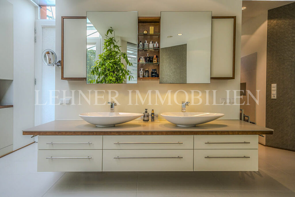 Lehner Immobilien exklusive Architektur Villa mit traumhafter Aussicht in Lieboch