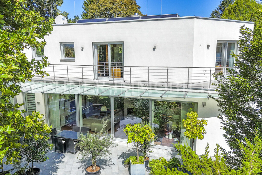 Lehner Immobilien exklusive Architektur Villa mit traumhafter Aussicht in Lieboch
