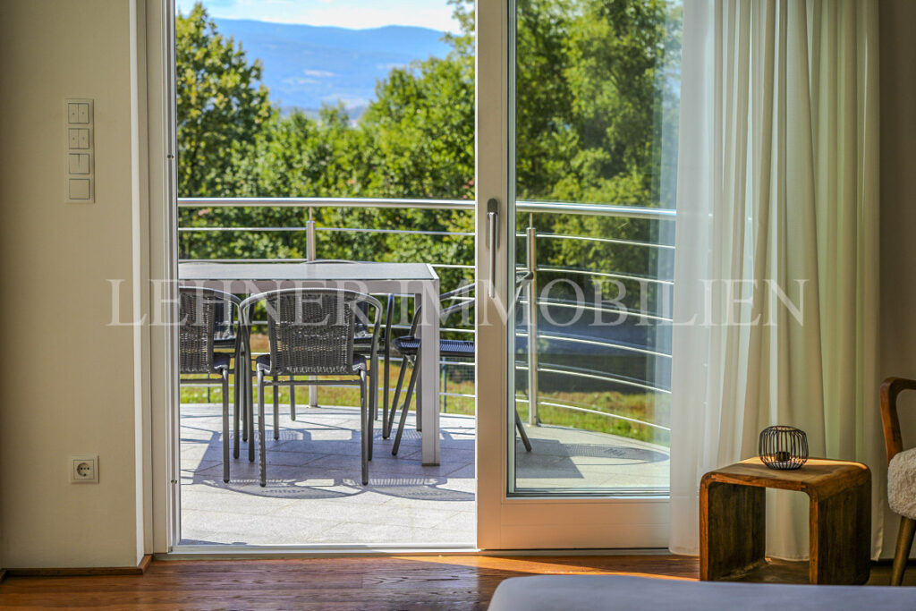 Lehner Immobilien exklusive Architektur Villa mit traumhafter Aussicht in Lieboch