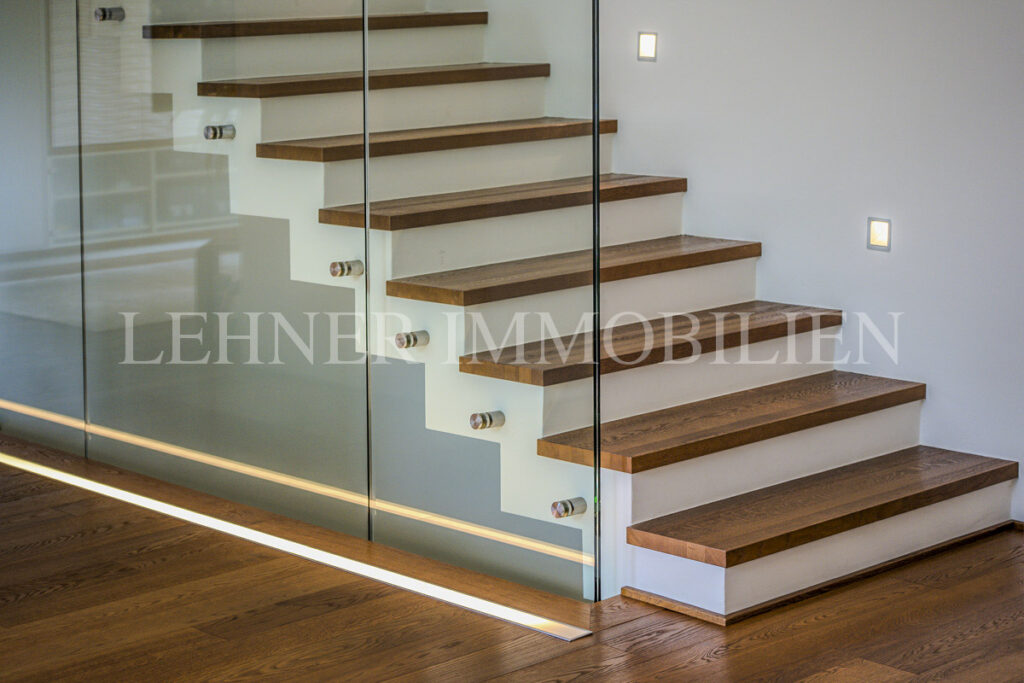 Lehner Immobilien exklusive Architektur Villa mit traumhafter Aussicht in Lieboch