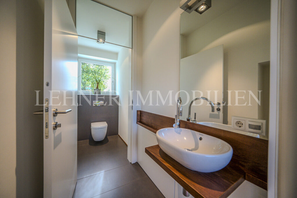 Lehner Immobilien exklusive Architektur Villa mit traumhafter Aussicht in Lieboch