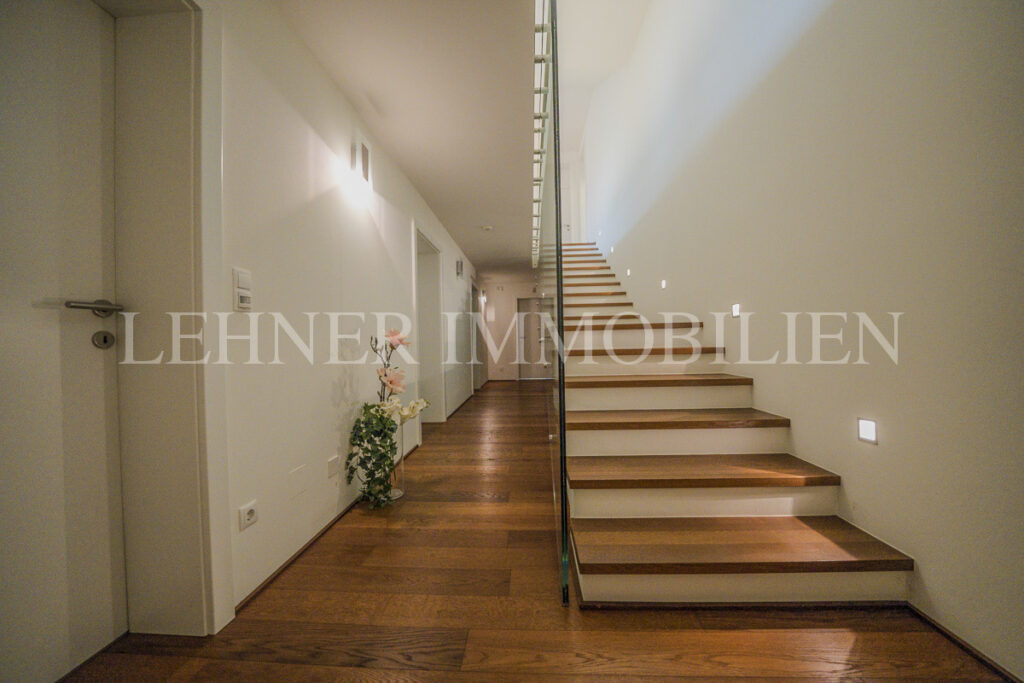 Lehner Immobilien exklusive Architektur Villa mit traumhafter Aussicht in Lieboch