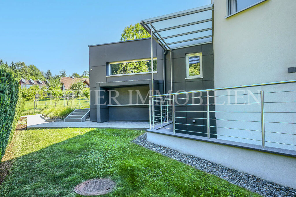 Lehner Immobilien exklusive Architektur Villa mit traumhafter Aussicht in Lieboch