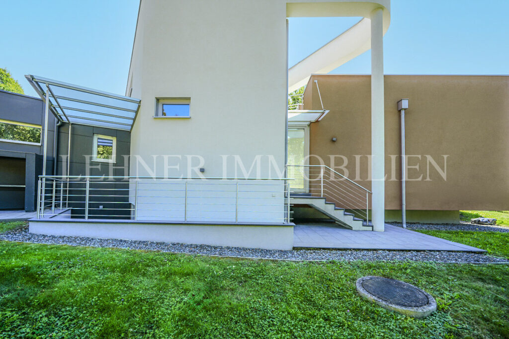 Lehner Immobilien exklusive Architektur Villa mit traumhafter Aussicht in Lieboch